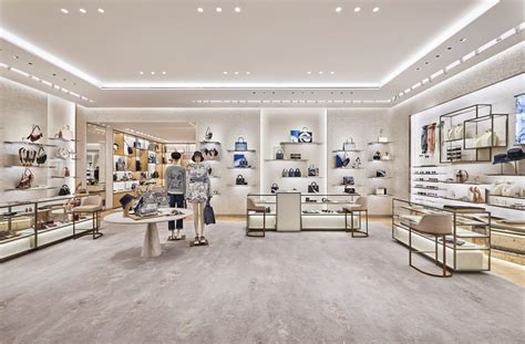 dior fashion boutique.